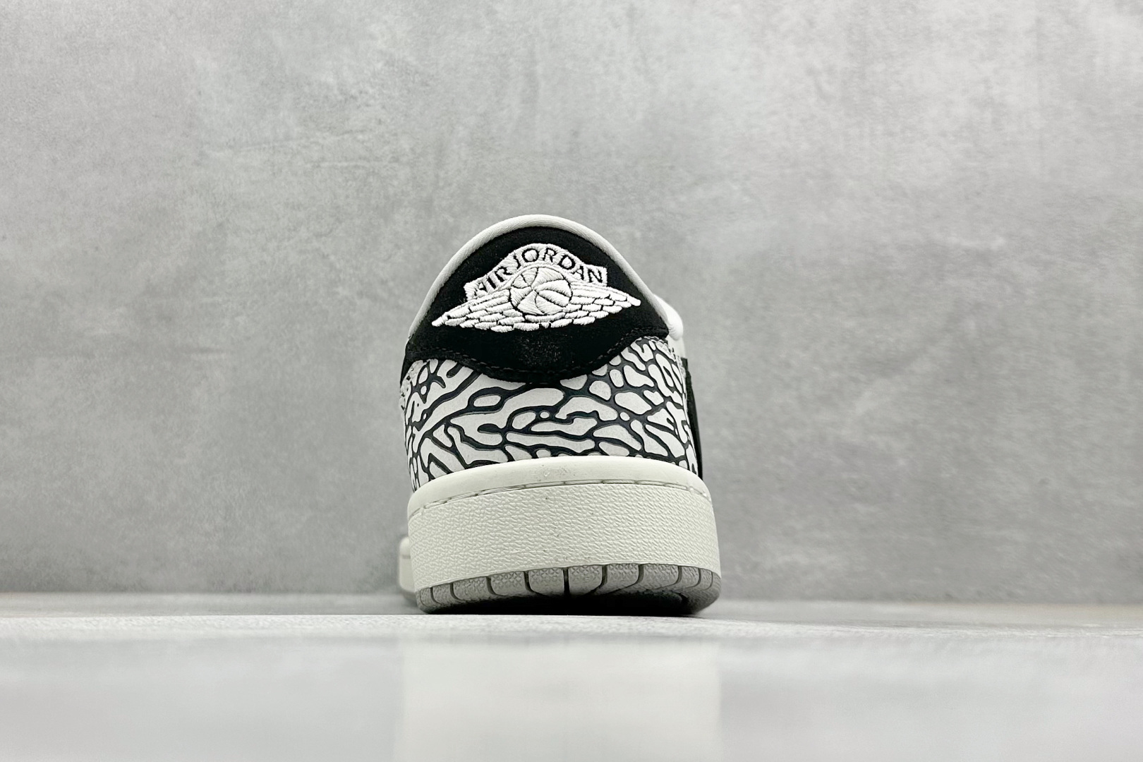 终端放店
XC版 Travis Scott x Fragment Design x Air Jorda