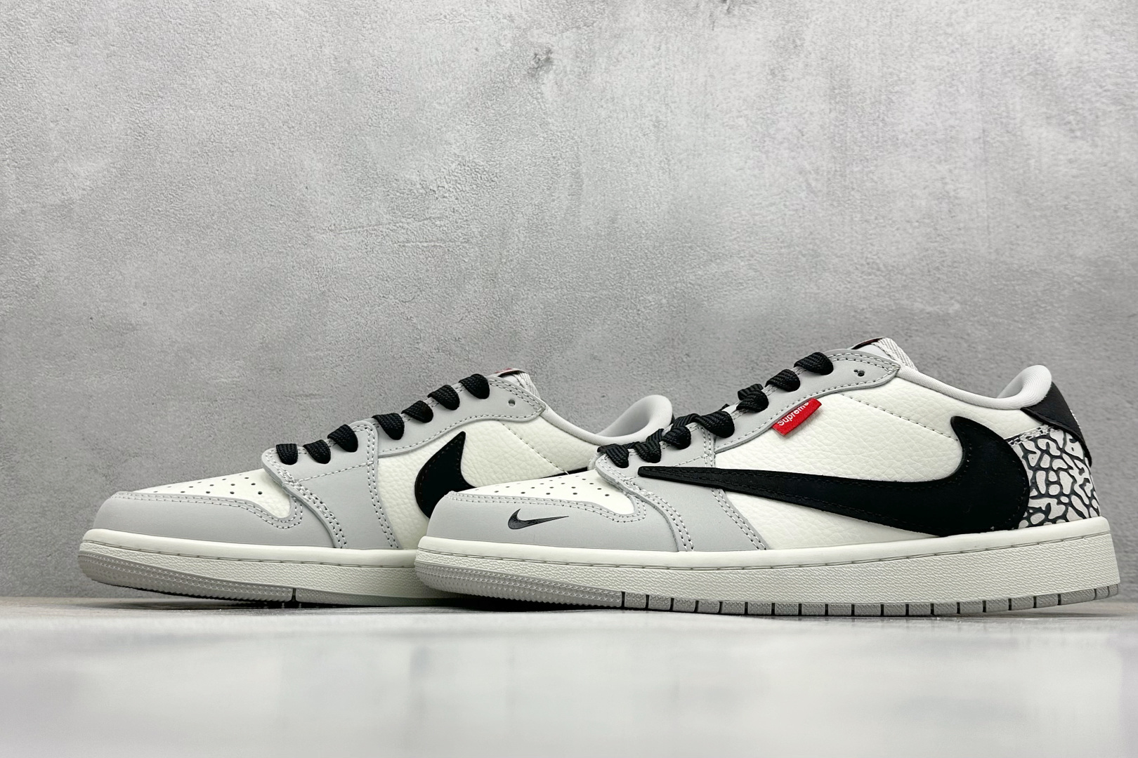 终端放店
XC版 Travis Scott x Fragment Design x Air Jorda