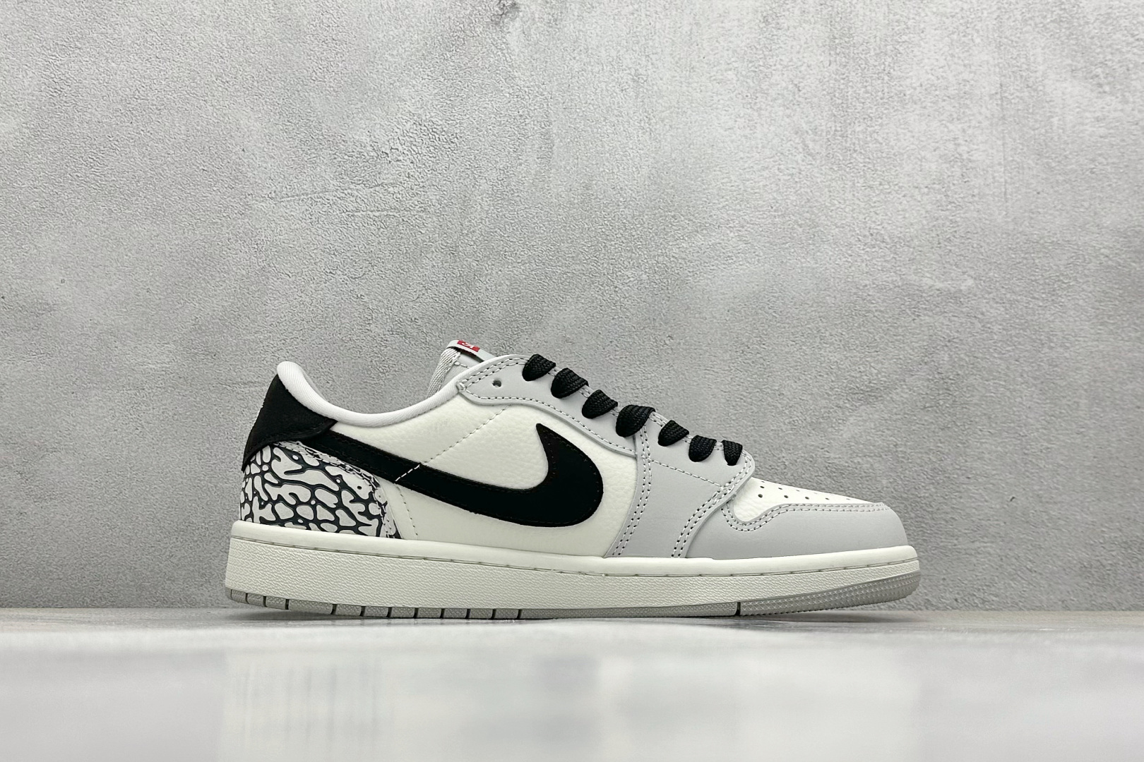 终端放店
XC版 Travis Scott x Fragment Design x Air Jorda