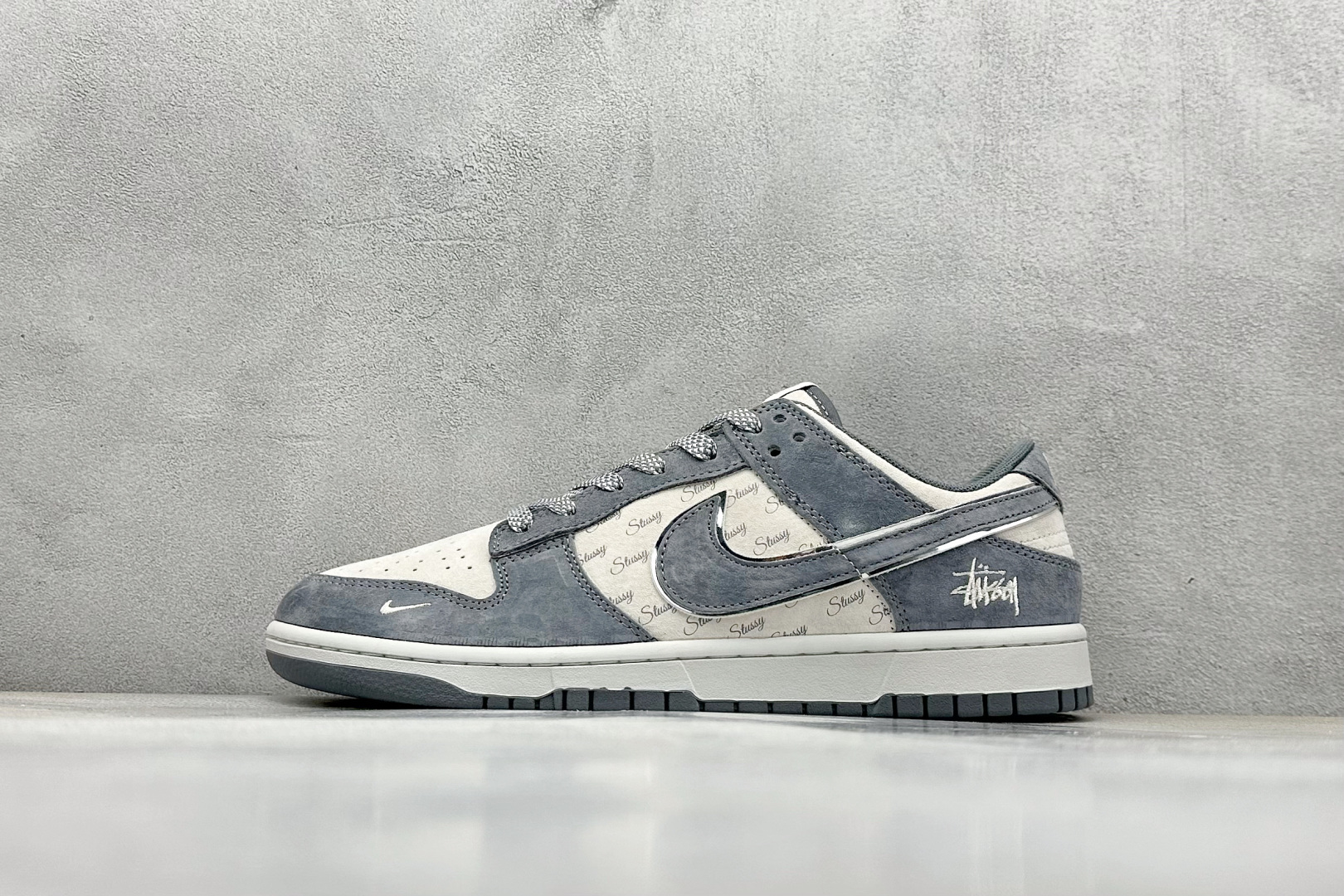  终端放店
XC版 Nike SB Dunk Low x Stussy 米蓝小钩
纯原大厂出品 极力推荐