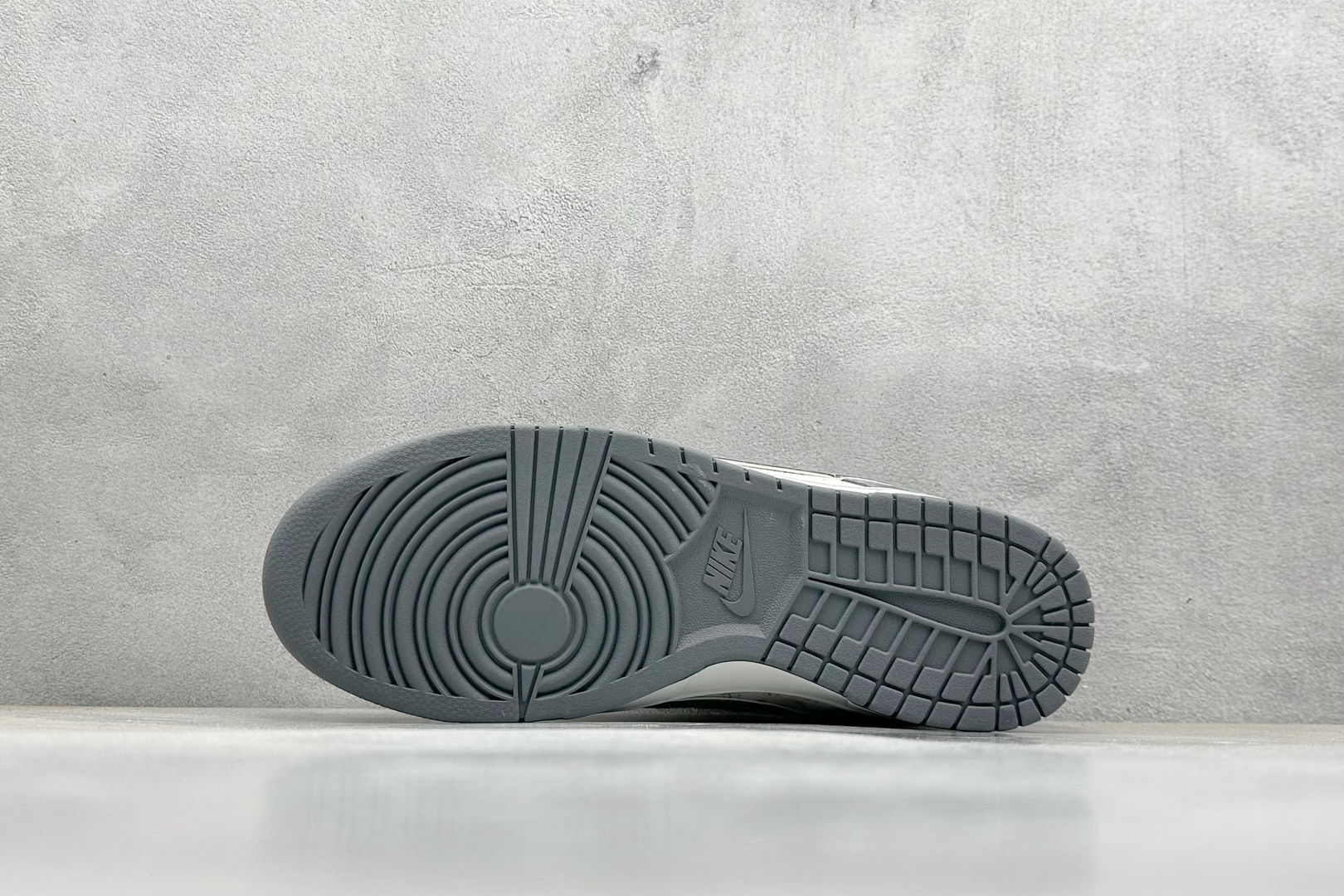  终端放店
XC版 Nike SB Dunk Low x Stussy 米蓝小钩
纯原大厂出品 极力推荐