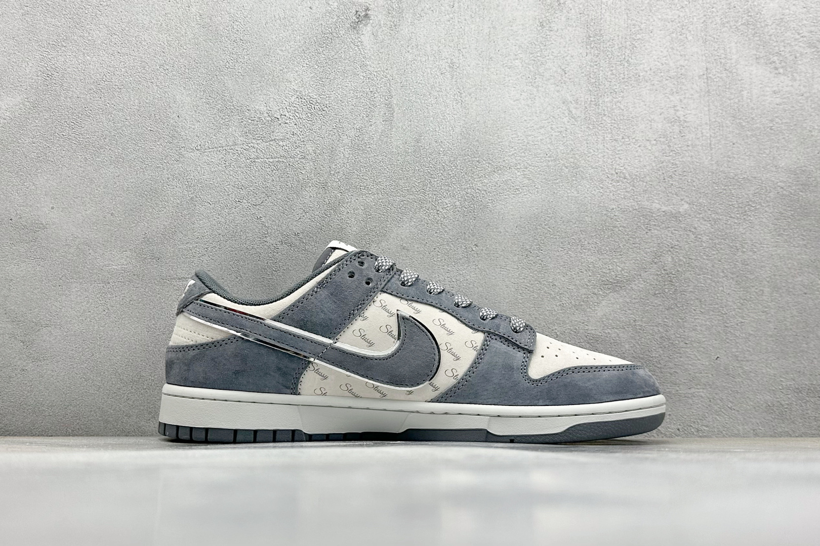  终端放店
XC版 Nike SB Dunk Low x Stussy 米蓝小钩
纯原大厂出品 极力推荐
