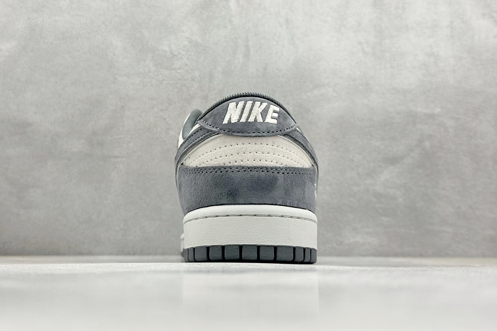  终端放店
XC版 Nike SB Dunk Low x Stussy 米蓝小钩
纯原大厂出品 极力推荐