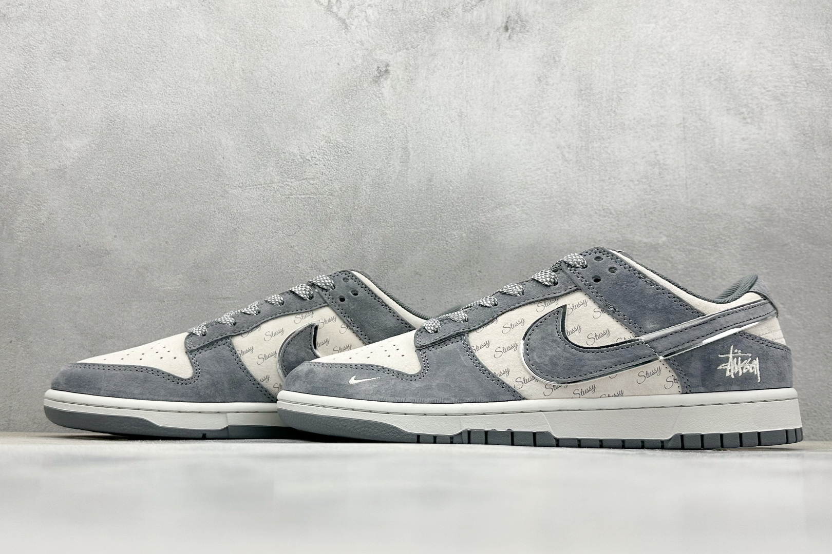  终端放店
XC版 Nike SB Dunk Low x Stussy 米蓝小钩
纯原大厂出品 极力推荐