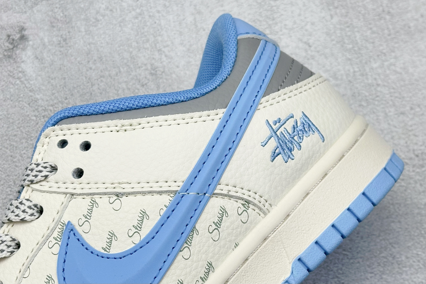  终端放店
XC版 Nike SB Dunk Low 斯图西联名 立体天蓝勾 周年高端定制 低帮休闲板鞋