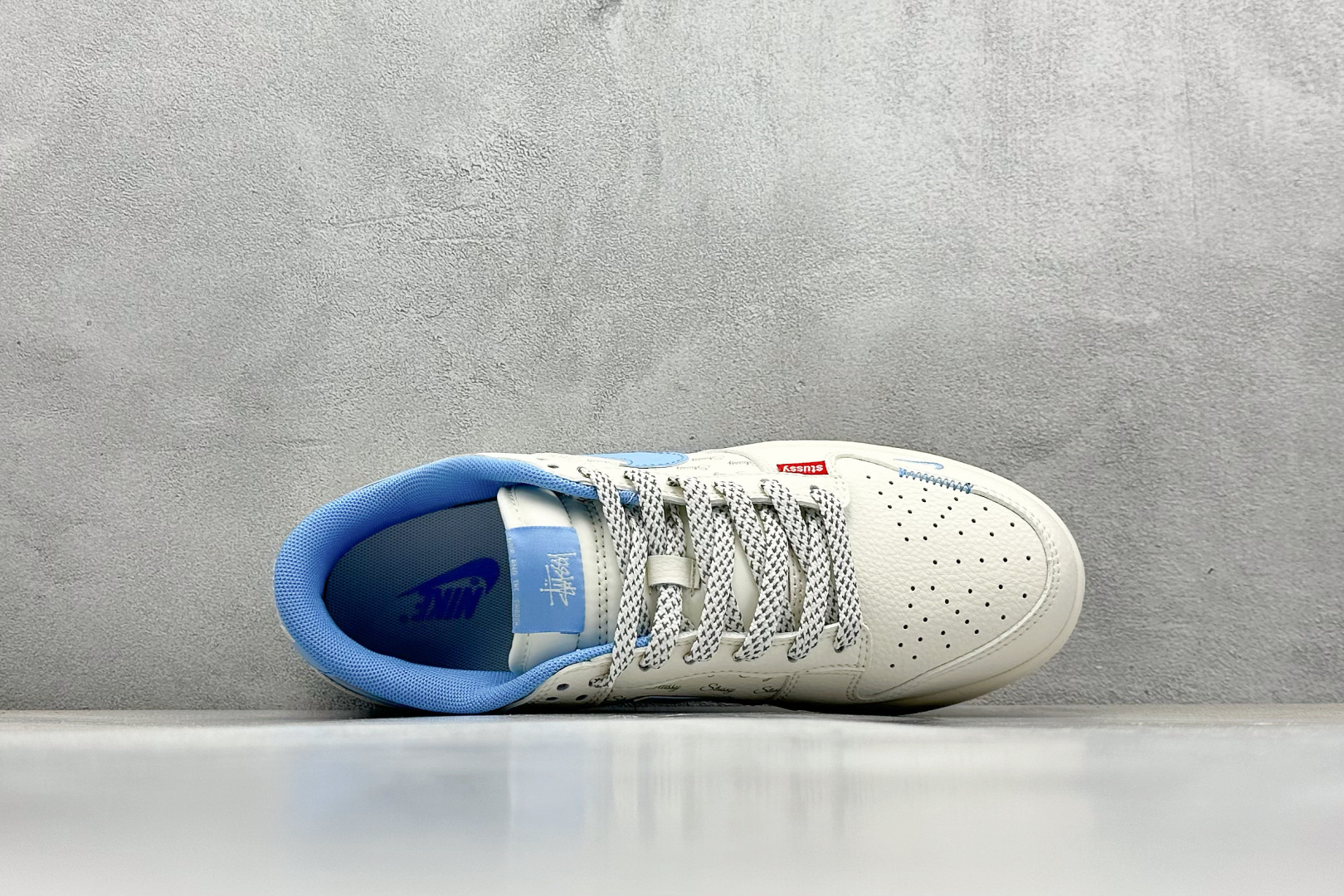  终端放店
XC版 Nike SB Dunk Low 斯图西联名 立体天蓝勾 周年高端定制 低帮休闲板鞋