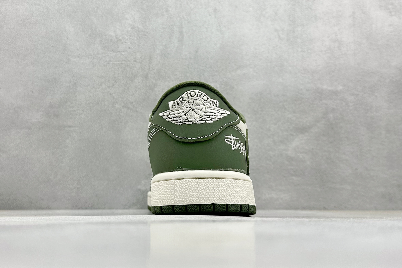 终端放店
XC版 Travis Scott x Fragment Design x Air Jorda
