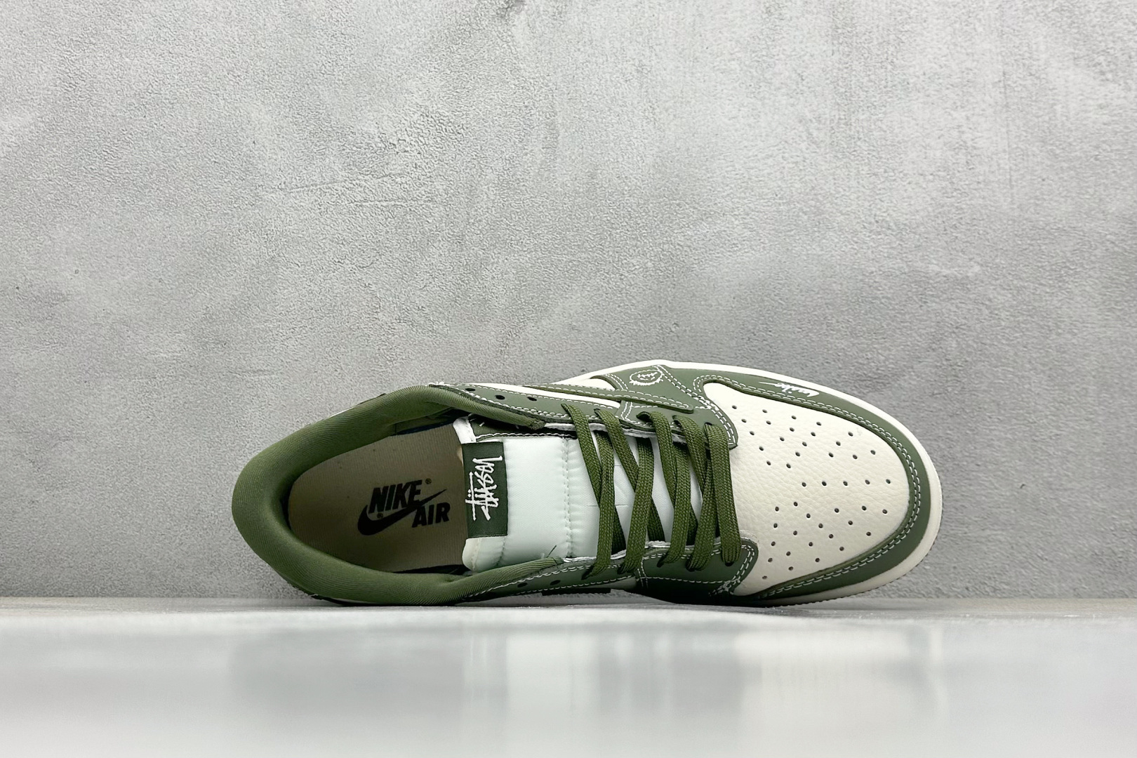 终端放店
XC版 Travis Scott x Fragment Design x Air Jorda
