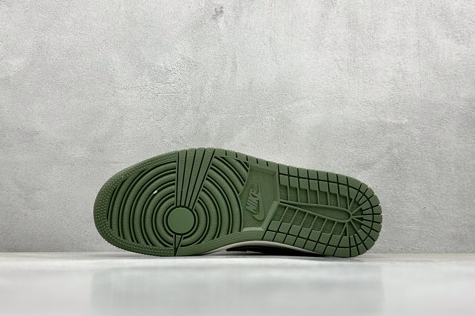终端放店
XC版 Travis Scott x Fragment Design x Air Jorda