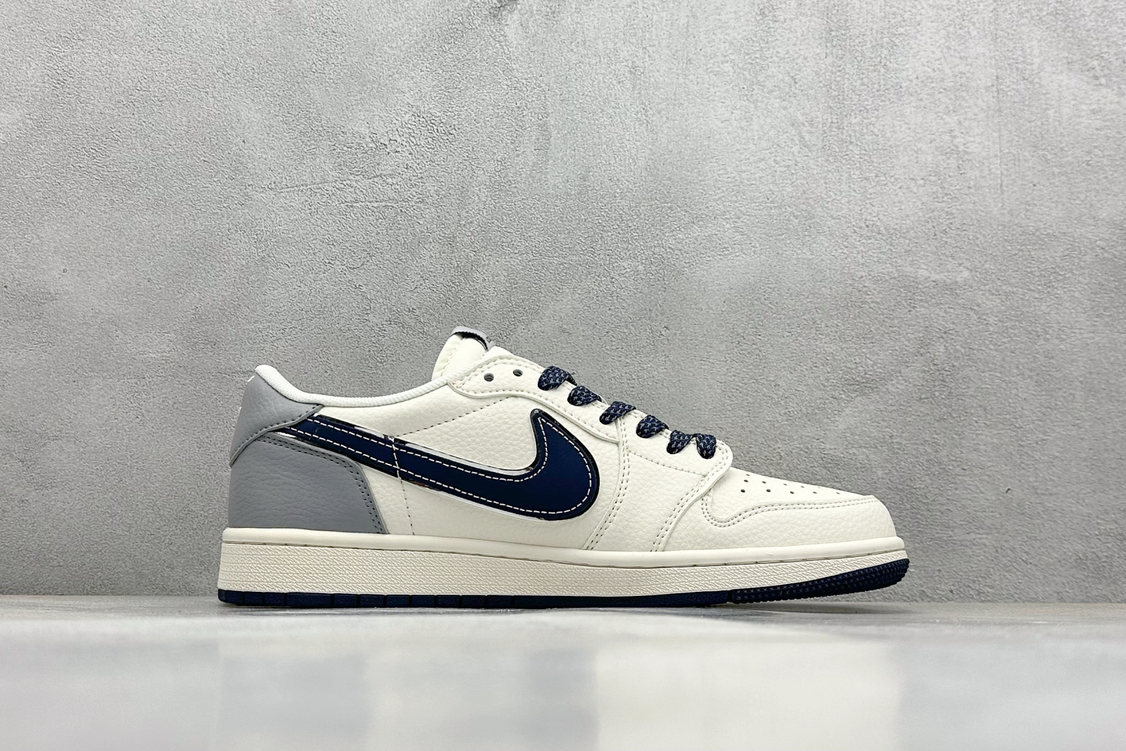 终端放店
XC版 Travis Scott x Fragment Design x Air Jorda