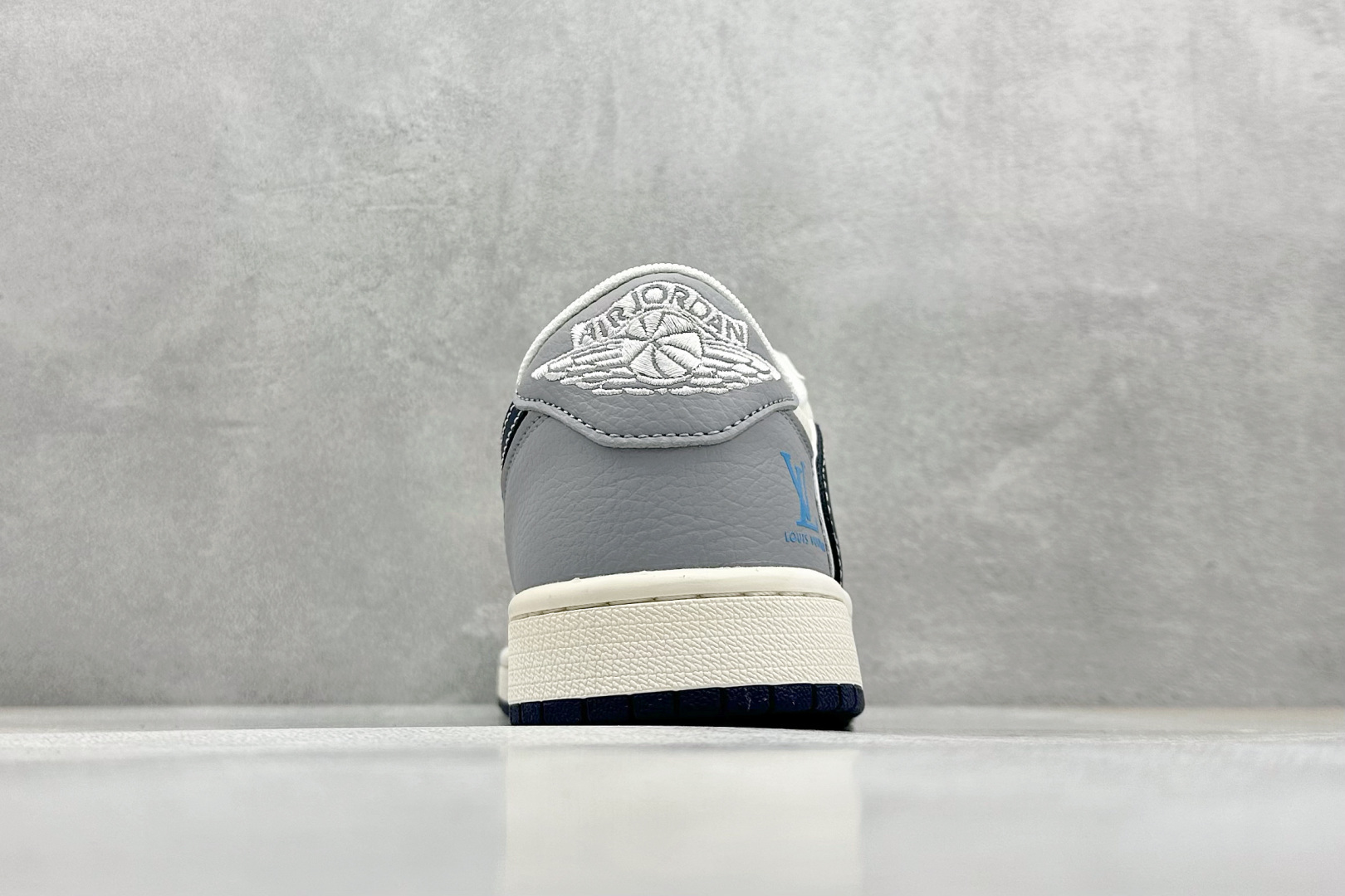 终端放店
XC版 Travis Scott x Fragment Design x Air Jorda