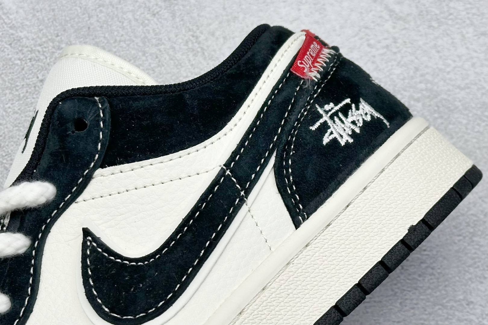  终端放店
XC版 Air Jordan 1 Low AJ1 乔1 斯图西联名 米黑黄织布标 高端定制 