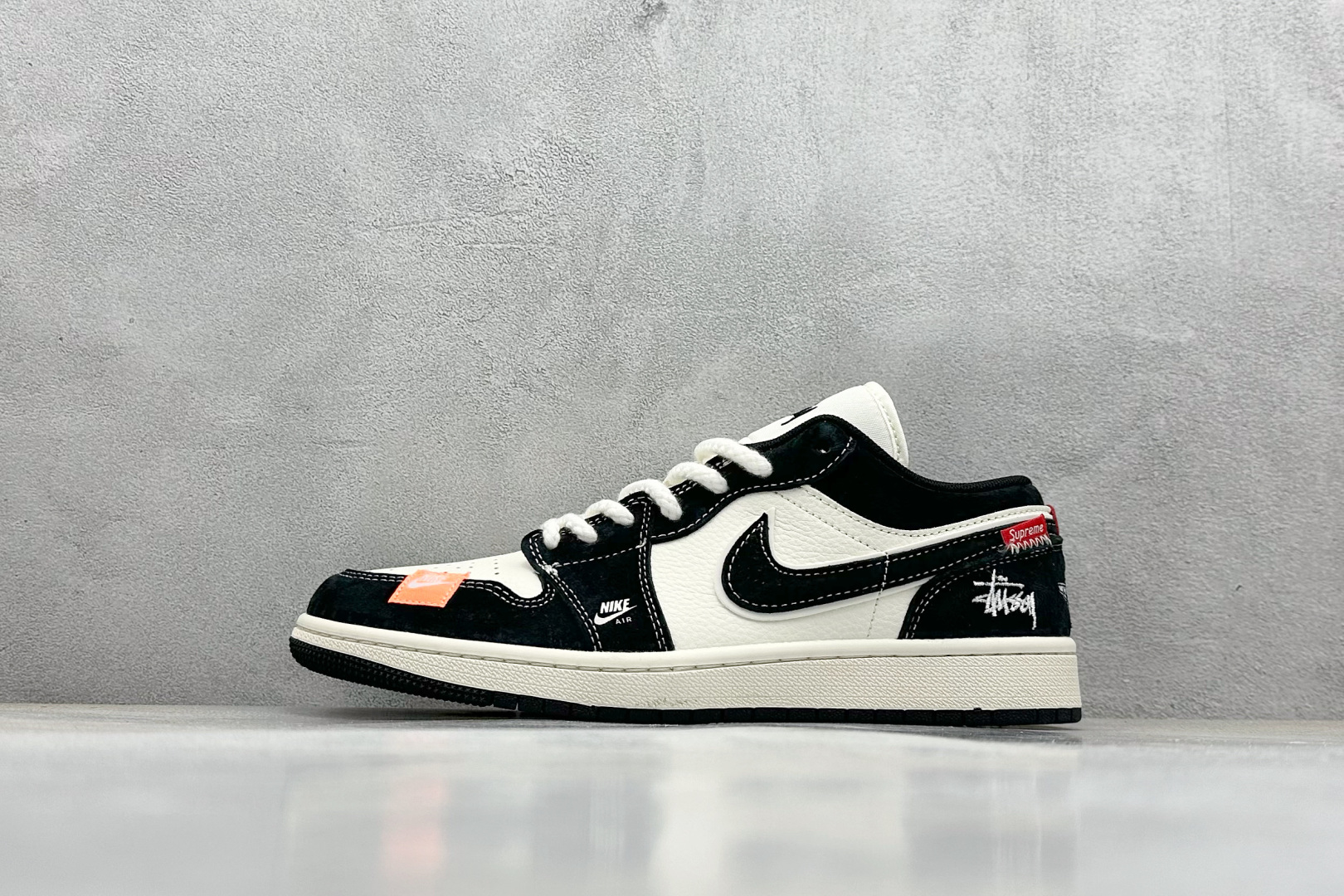  终端放店
XC版 Air Jordan 1 Low AJ1 乔1 斯图西联名 米黑黄织布标 高端定制 