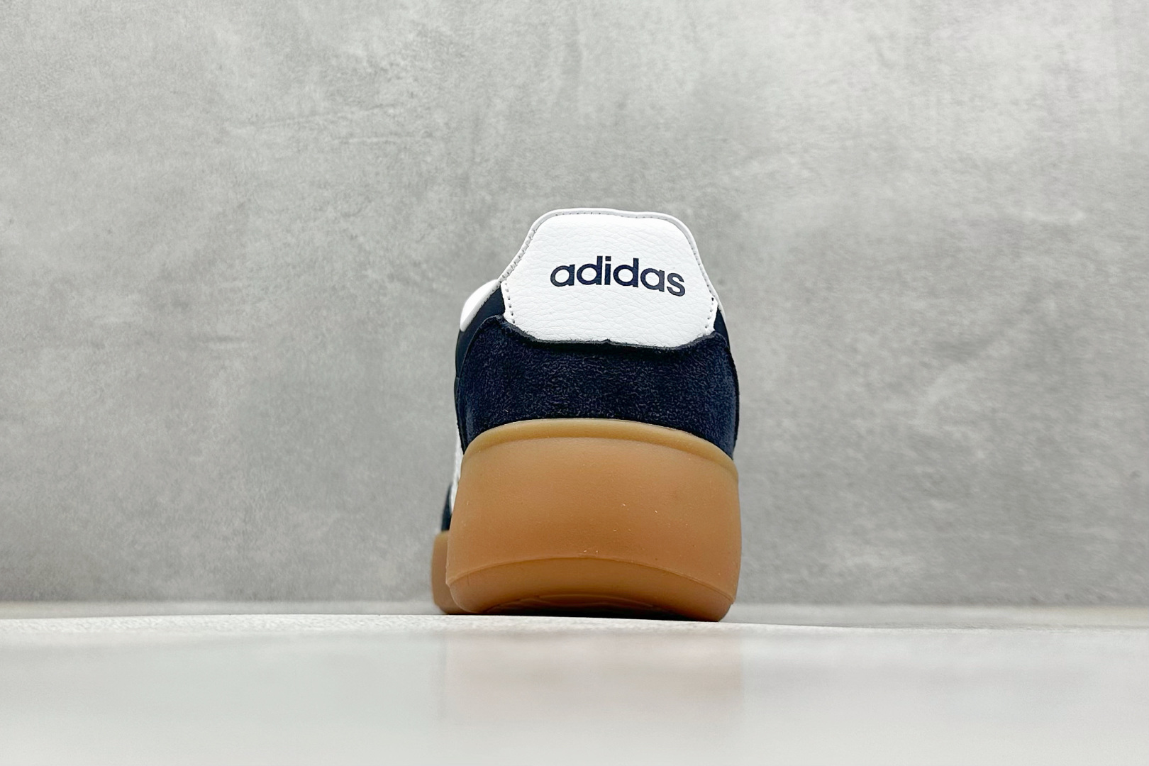  
Adidas Barreda Decode 阿迪舒适减震低帮休闲板鞋

货号：JQ6677
尺码：