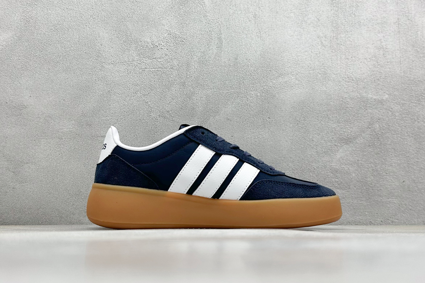  
Adidas Barreda Decode 阿迪舒适减震低帮休闲板鞋

货号：JQ6677
尺码：