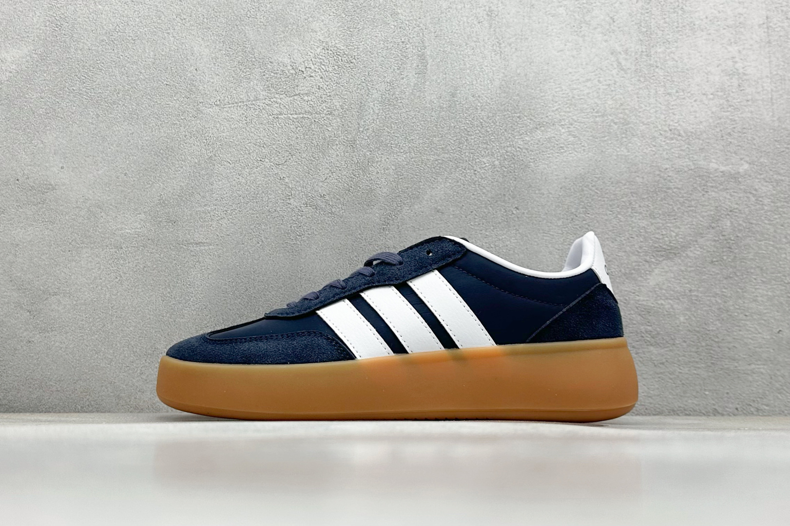  
Adidas Barreda Decode 阿迪舒适减震低帮休闲板鞋

货号：JQ6677
尺码：