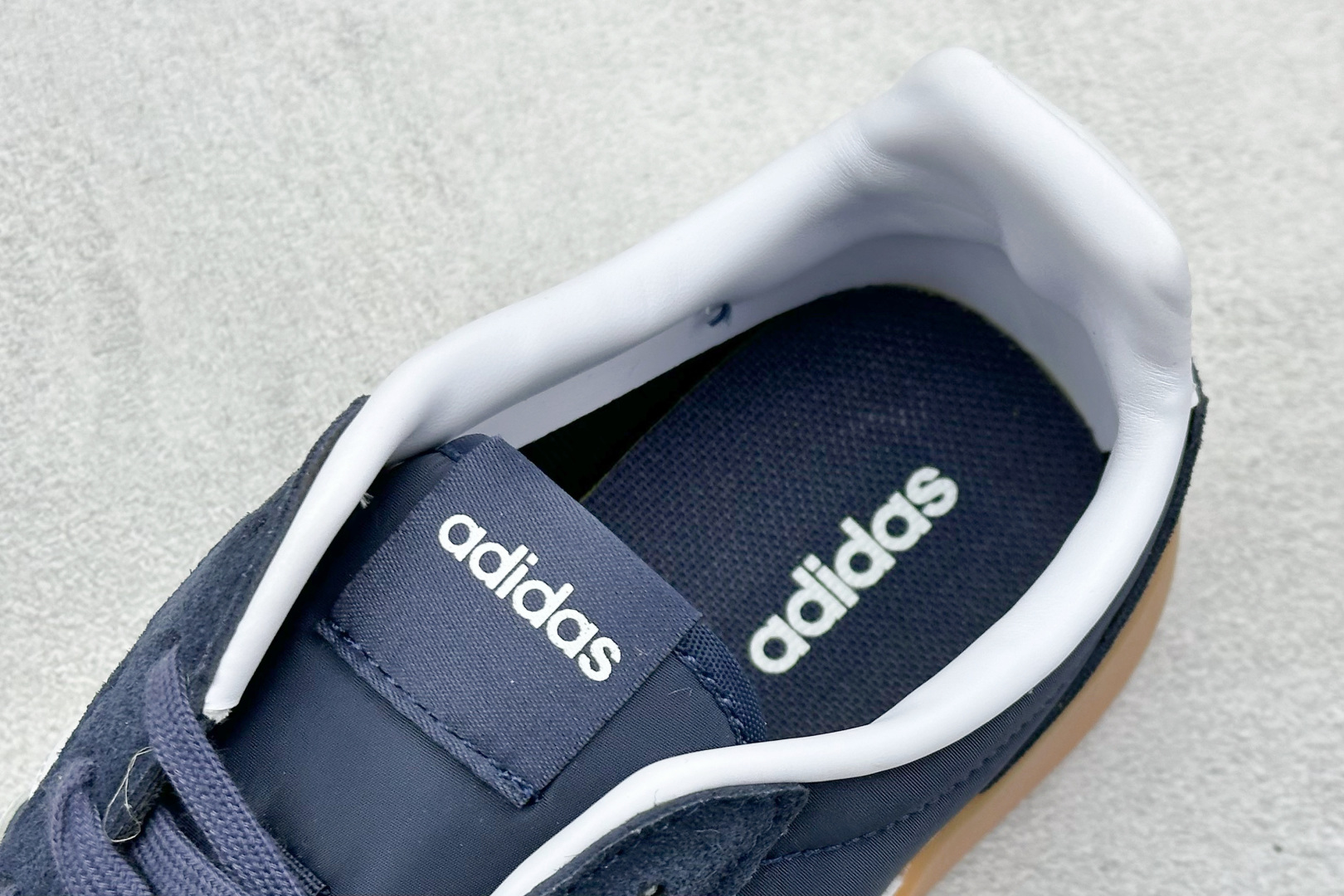  
Adidas Barreda Decode 阿迪舒适减震低帮休闲板鞋

货号：JQ6677
尺码：