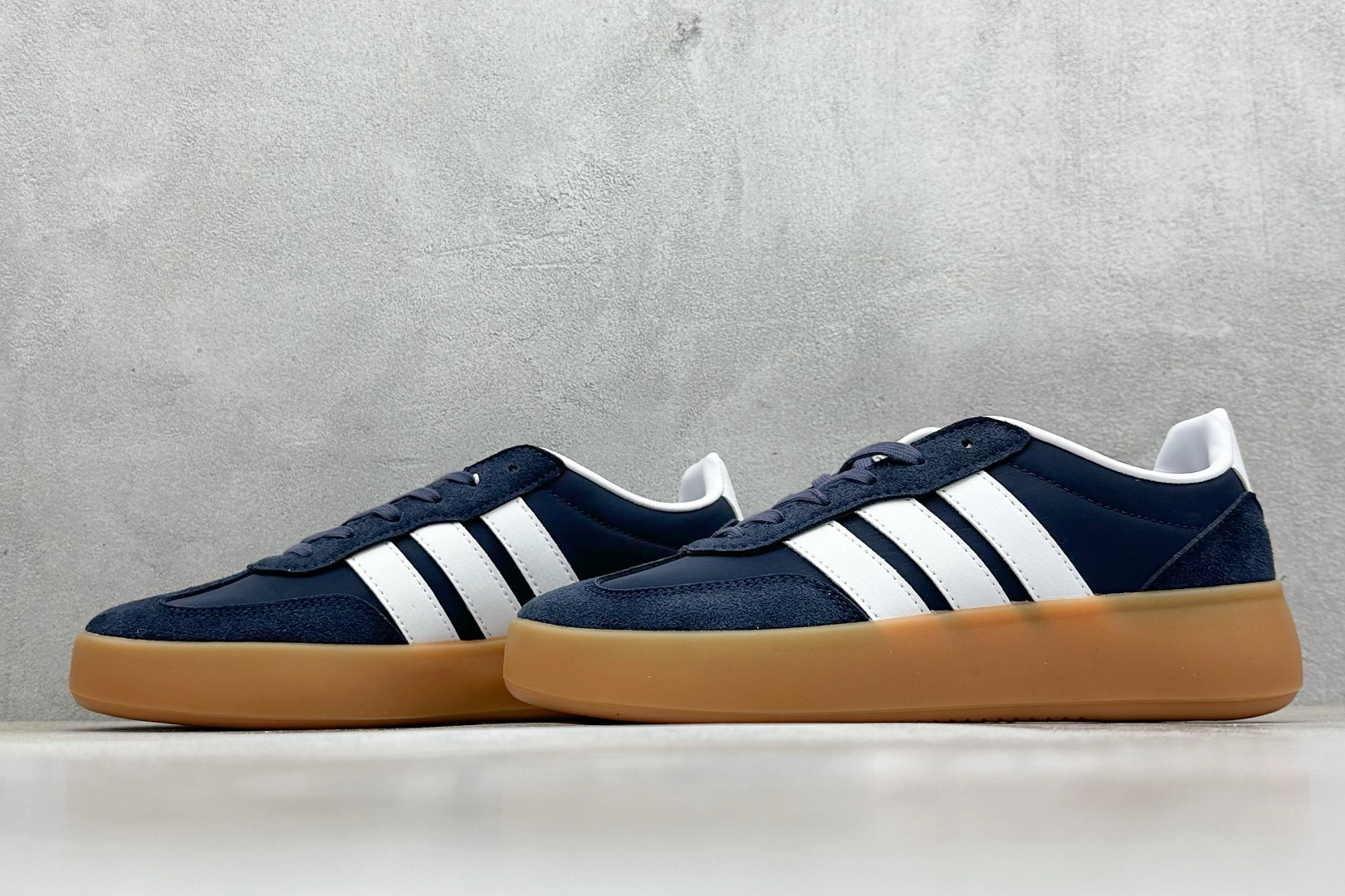  
Adidas Barreda Decode 阿迪舒适减震低帮休闲板鞋

货号：JQ6677
尺码：