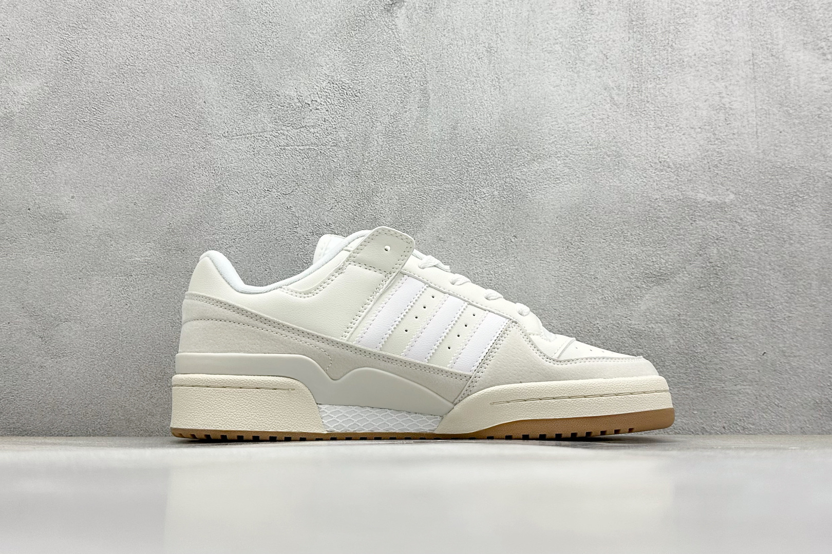  
Adidas Forum Low CL 三叶草低帮板鞋
性价比天花板 极力推荐
原市场顶级版本同源工