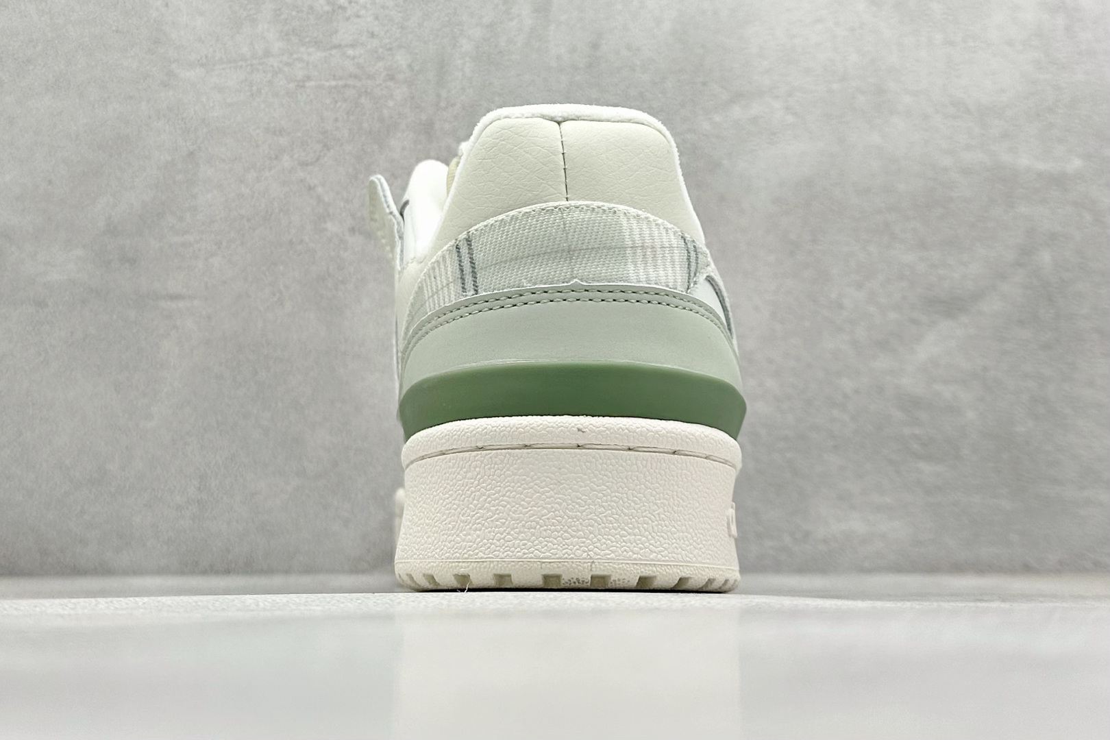  
Adidas Forum Low CL 抽屉盒 三叶草低帮板鞋
性价比天花板 极力推荐
原市场顶级版