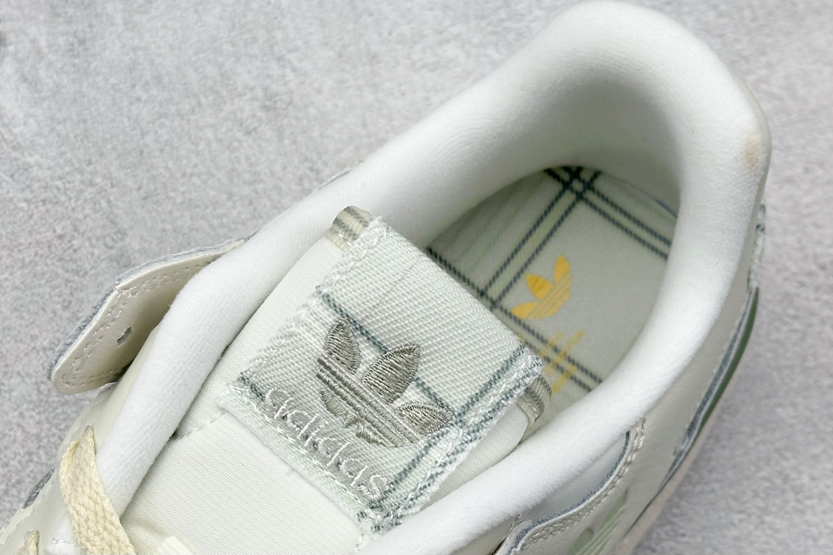  
Adidas Forum Low CL 抽屉盒 三叶草低帮板鞋
性价比天花板 极力推荐
原市场顶级版