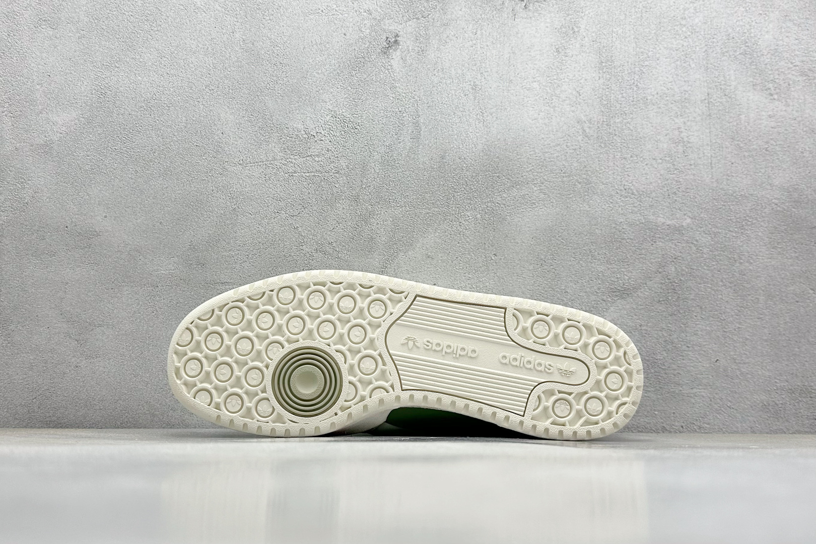  
Adidas Forum Low CL 抽屉盒 三叶草低帮板鞋
性价比天花板 极力推荐
原市场顶级版