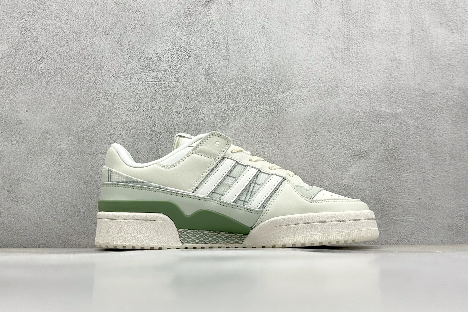  
Adidas Forum Low CL 抽屉盒 三叶草低帮板鞋
性价比天花板 极力推荐
原市场顶级版