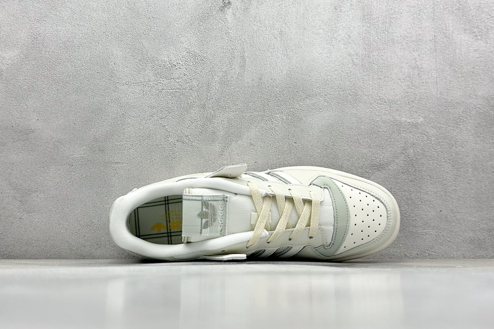  
Adidas Forum Low CL 抽屉盒 三叶草低帮板鞋
性价比天花板 极力推荐
原市场顶级版
