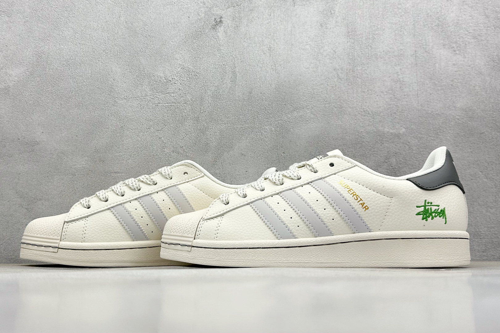 AD Originals Superstar x Stussy 白灰黑 HD2211