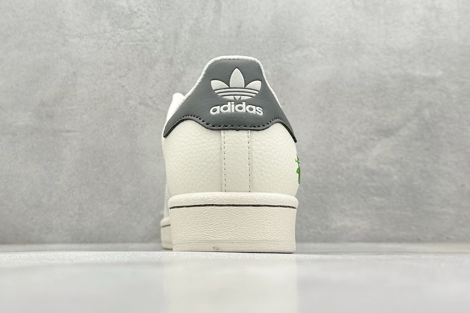 AD Originals Superstar x Stussy 白灰黑 HD2211