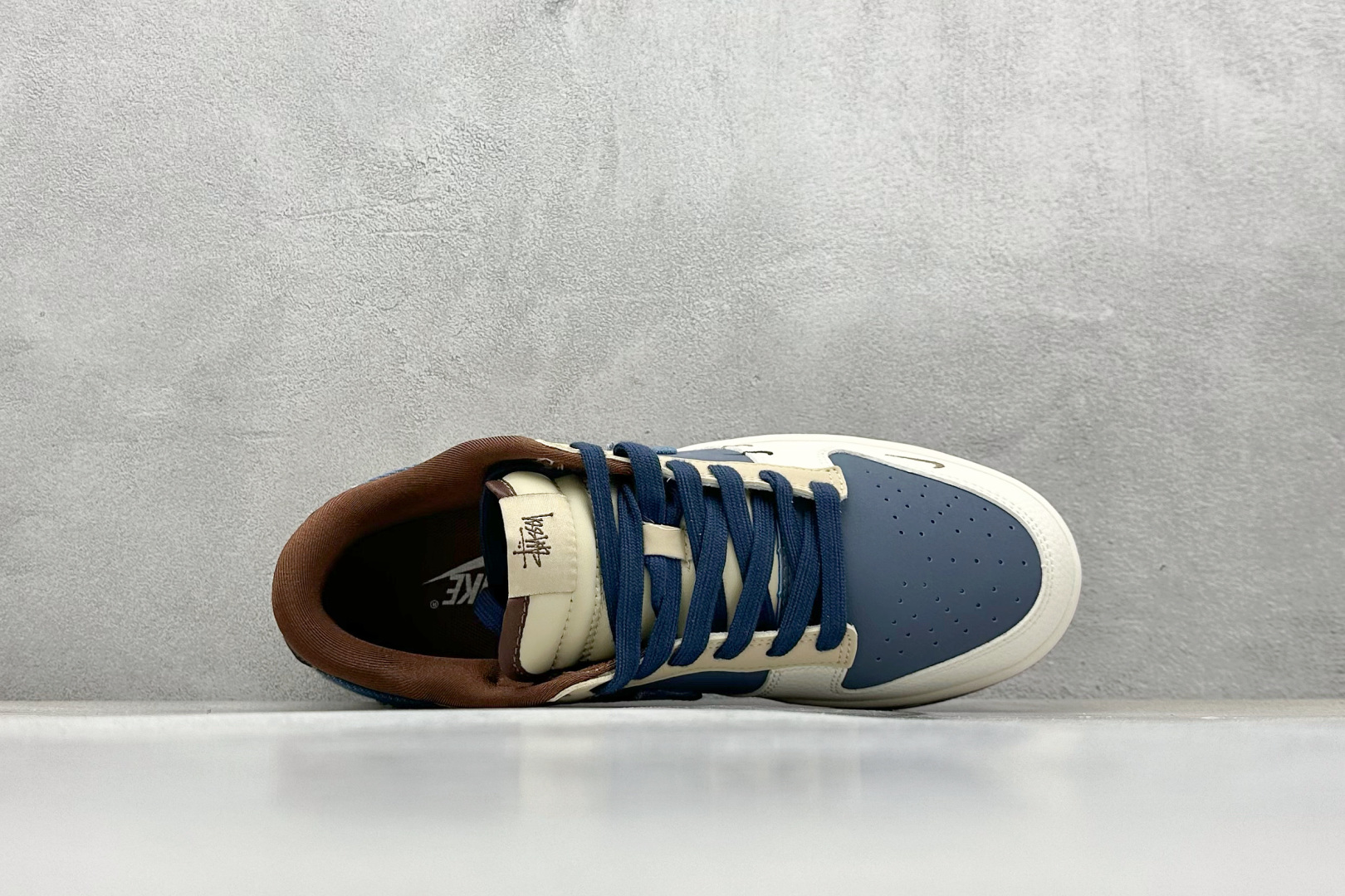  
Nike SB Dunk Low x Stussy 白蓝棕三小钩
纯原大厂出品 极力推荐
原装头层材