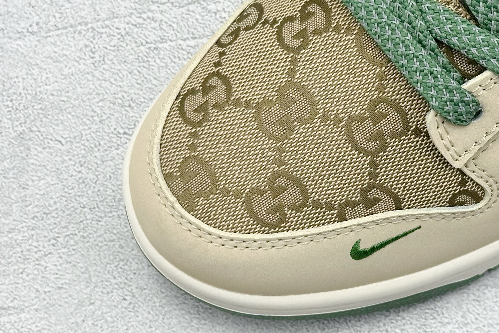  
Nike SB Dunk Low x GUCCI 棕绿小钩
纯原大厂出品 极力推荐
原装头层材料 独