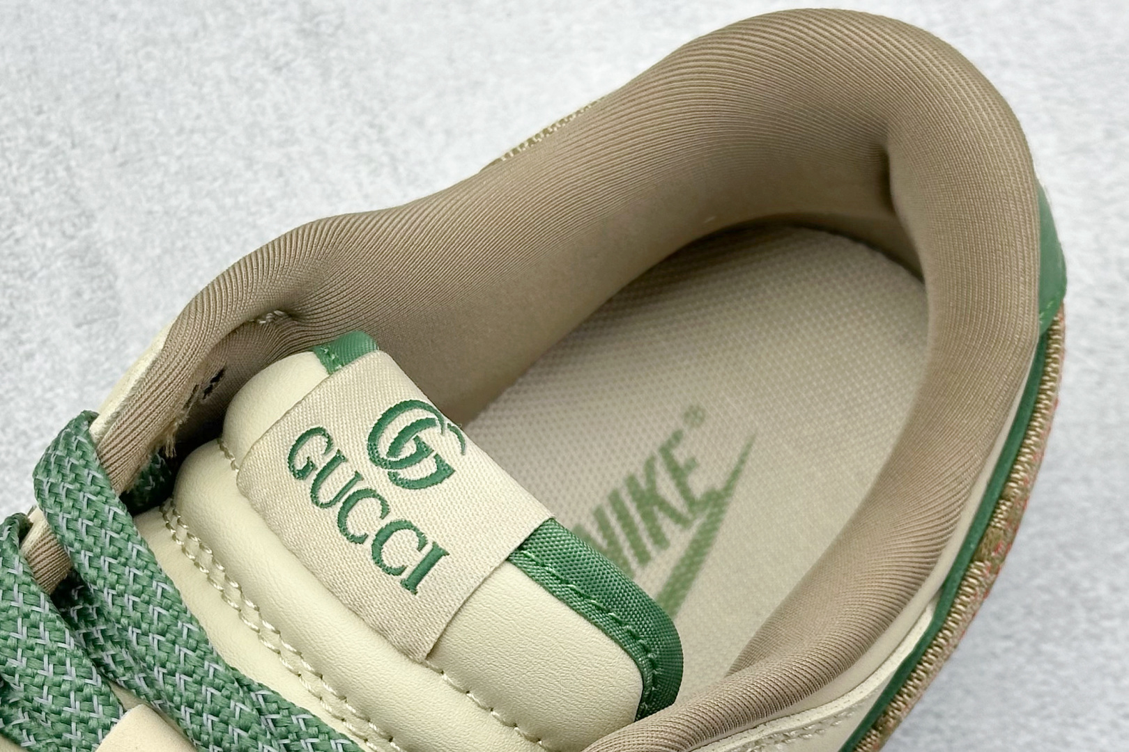  
Nike SB Dunk Low x GUCCI 棕绿小钩
纯原大厂出品 极力推荐
原装头层材料 独