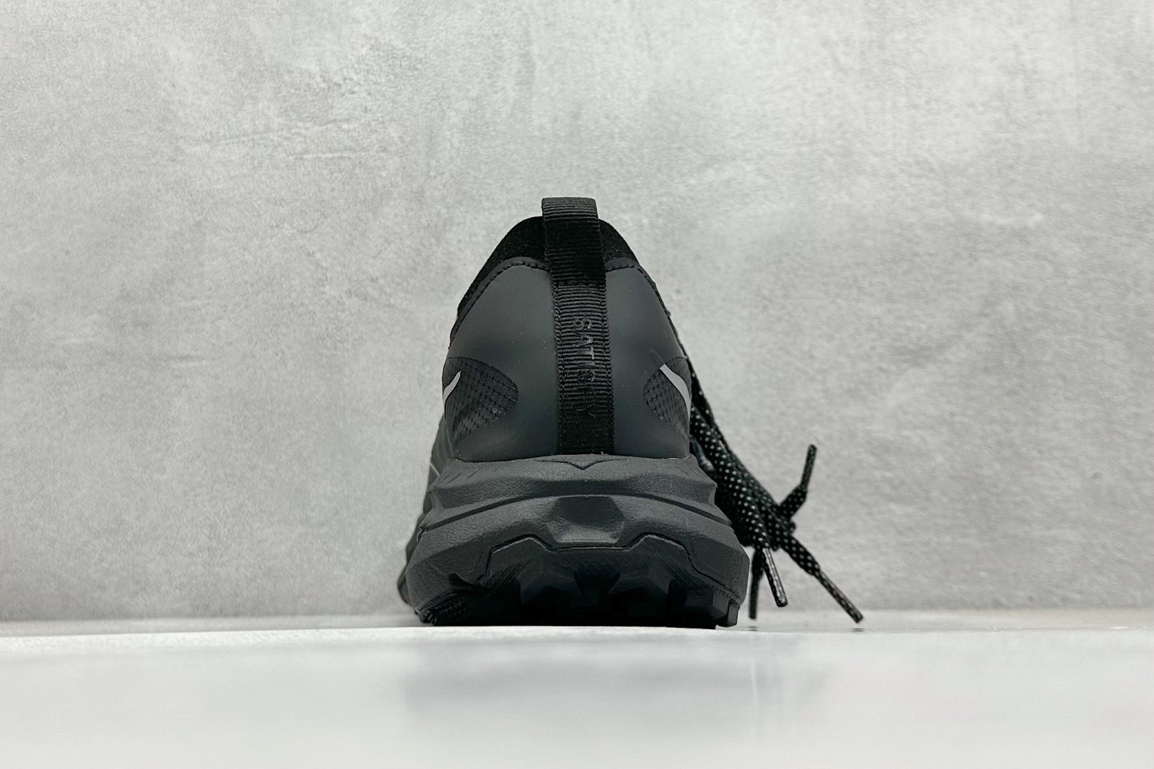 
HOKA ONE ONE Satisfy Running Mafate Trail 低帮缓震户外登山