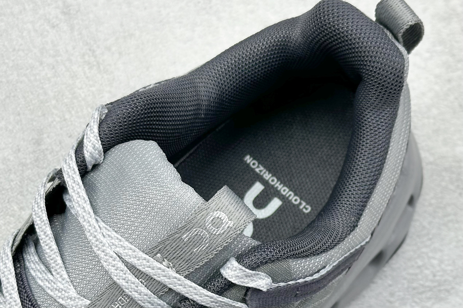  
WK版 On昂跑 Cloudtilt Loewe
户外街头机能风跑步鞋
Cloud Hi Edge户