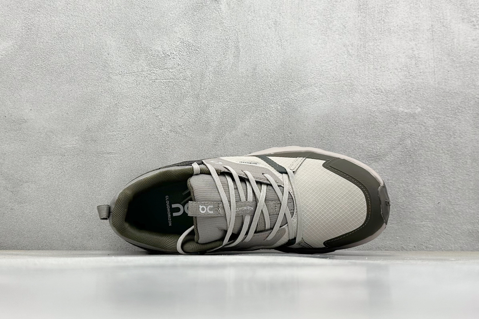  
WK版 On昂跑 Cloudtilt Loewe
户外街头机能风跑步鞋
Cloud Hi Edge户