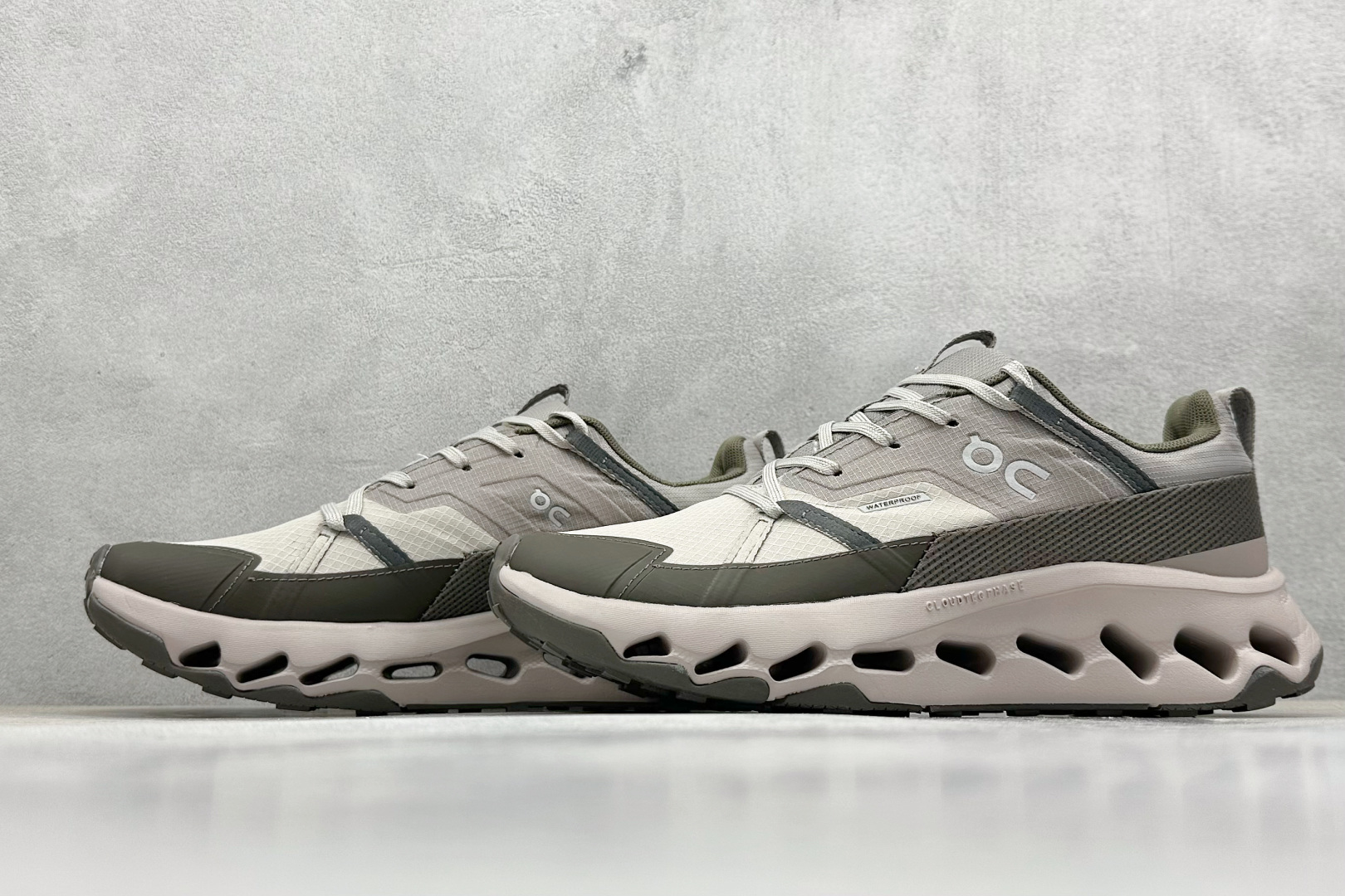  
WK版 On昂跑 Cloudtilt Loewe
户外街头机能风跑步鞋
Cloud Hi Edge户