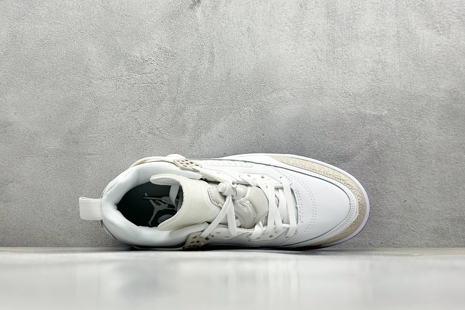  
Jordan Spizike Low AJ 3.5 乔丹合体元素 文化休闲板鞋
#整双鞋在 Air 