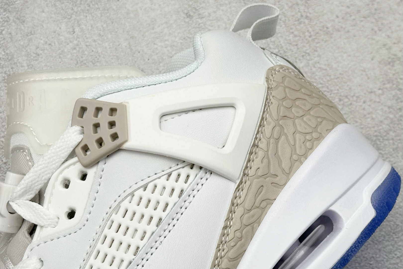  
Jordan Spizike Low AJ 3.5 乔丹合体元素 文化休闲板鞋
#整双鞋在 Air 