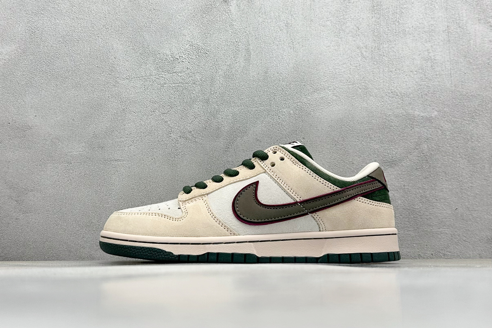 GS福利 
NK SB Dunk Low 
性价比天花板 尝鲜先行版
原装头层材料 独家版型蒸餾加工
帶