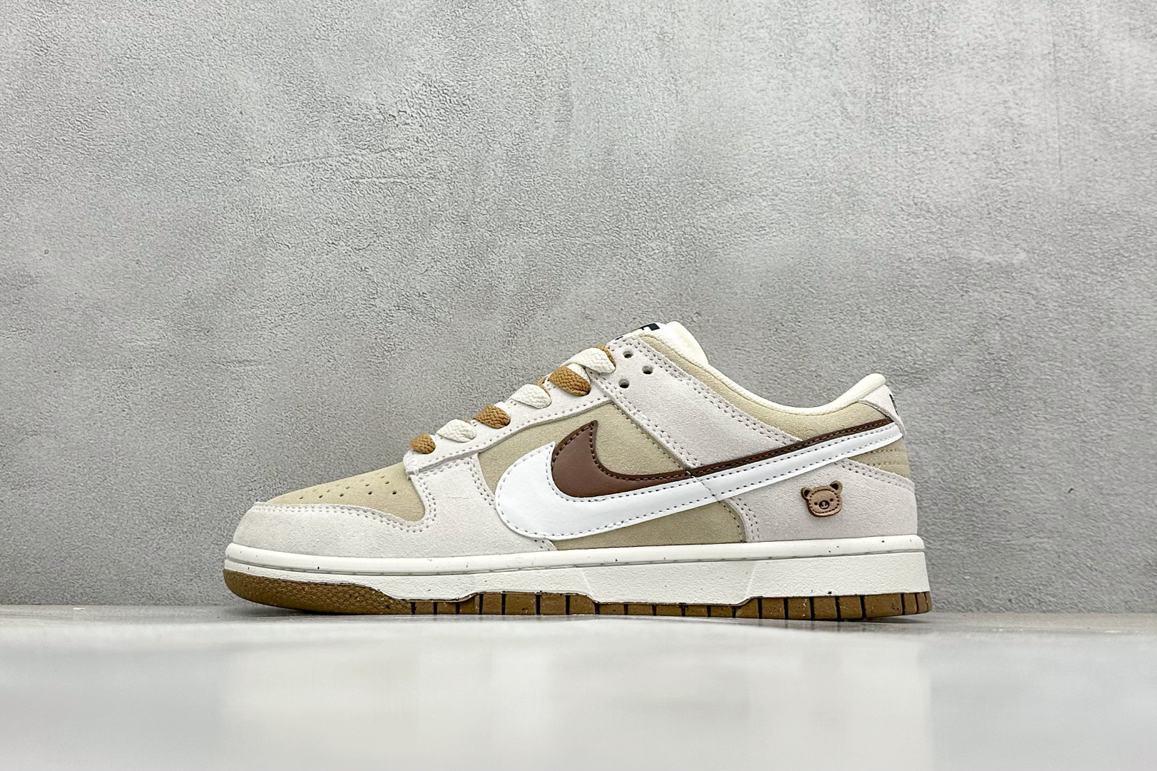 GS福利 
NK SB Dunk Low 
性价比天花板 尝鲜先行版
原装头层材料 独家版型蒸餾加工
帶