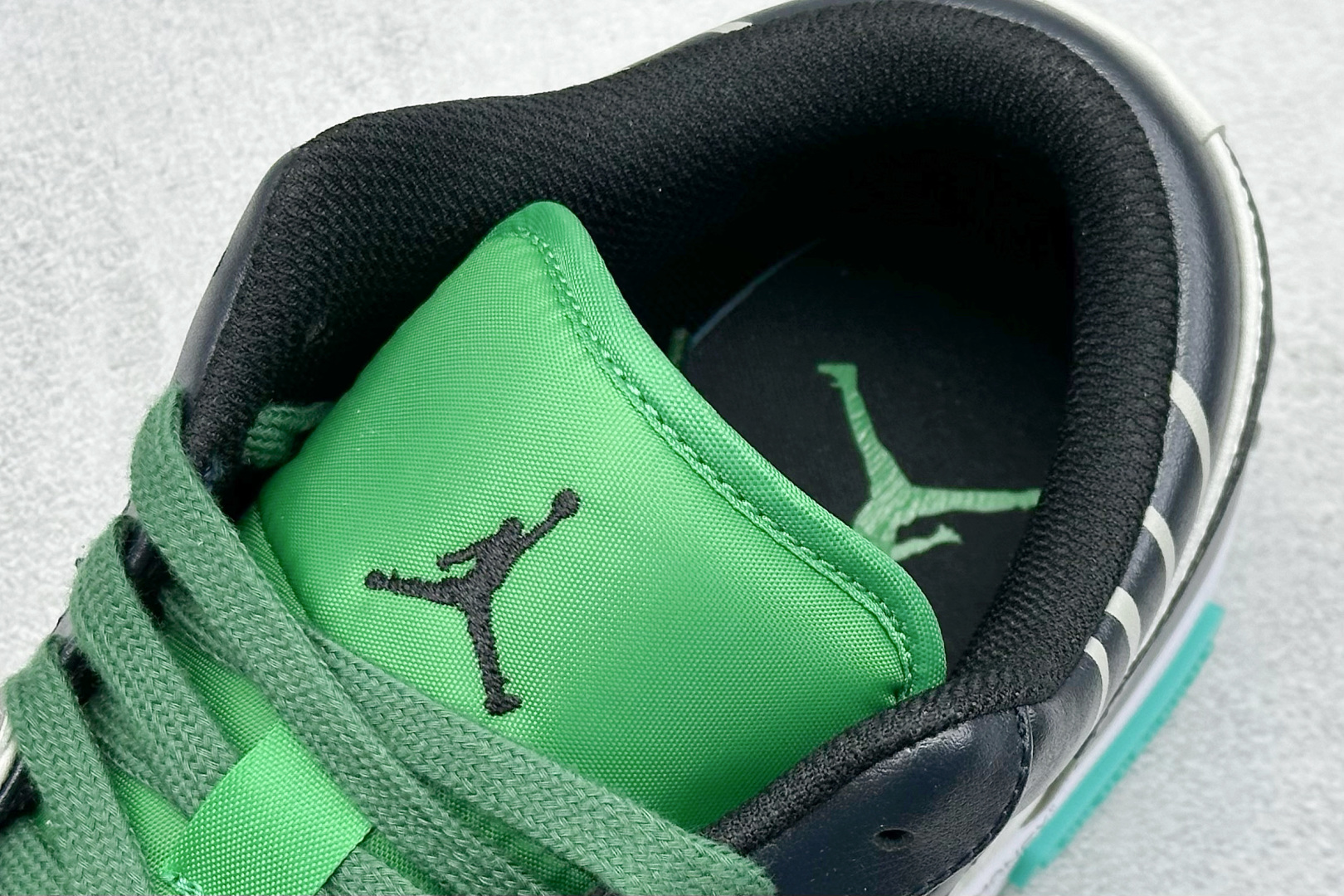  终端放店
FS版 Air Jordan 1 Low AJ1 乔1熊猫恶作剧 拓荒骑士 破荒者 低帮复古