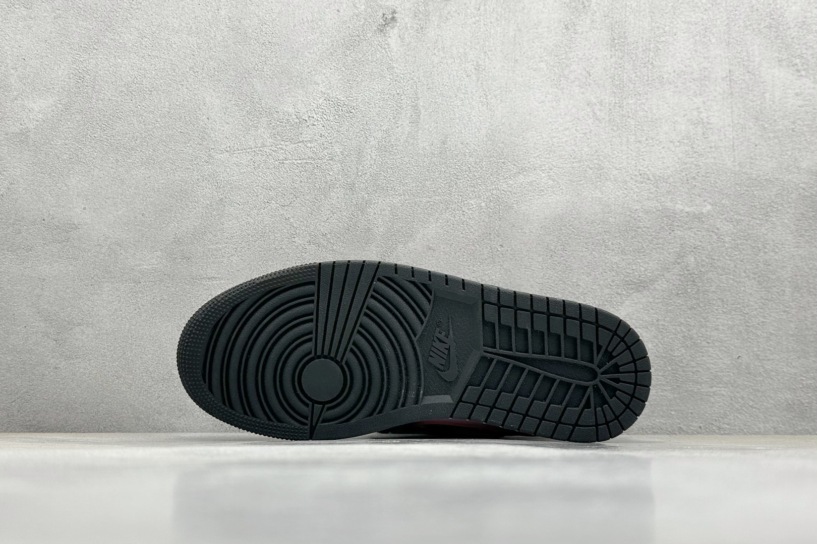  终端放店
FS版 Air Jordan 1 Retro Low 芝芝莓莓 蝴蝶结 黑粉
官方同步新色 