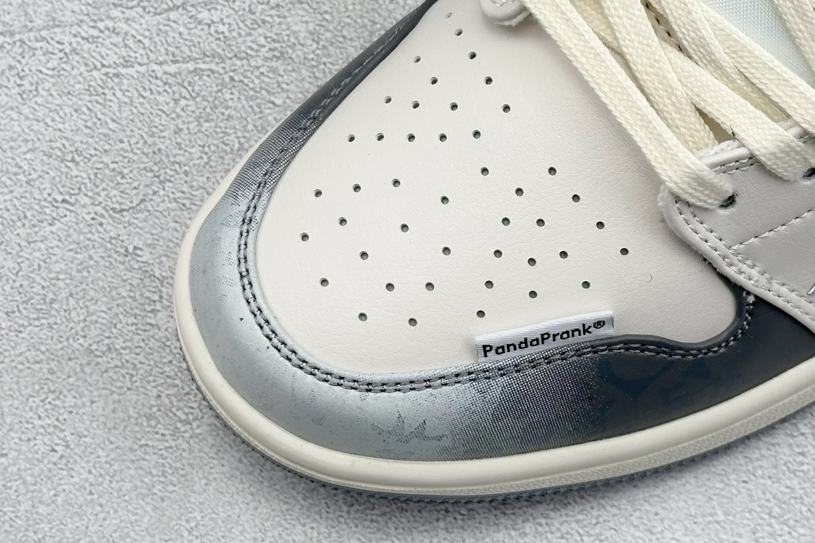  终端放店
FS版 Air Jordan 1 Low 熊猫恶作剧 摩登薇境 格雷系 坚毅之花
官方同步新