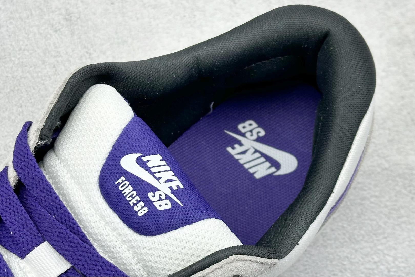  终端放店
FS版 Nike SB Force 58 硫化杯底 传统篮球风格 原楦版型
Nike SB 