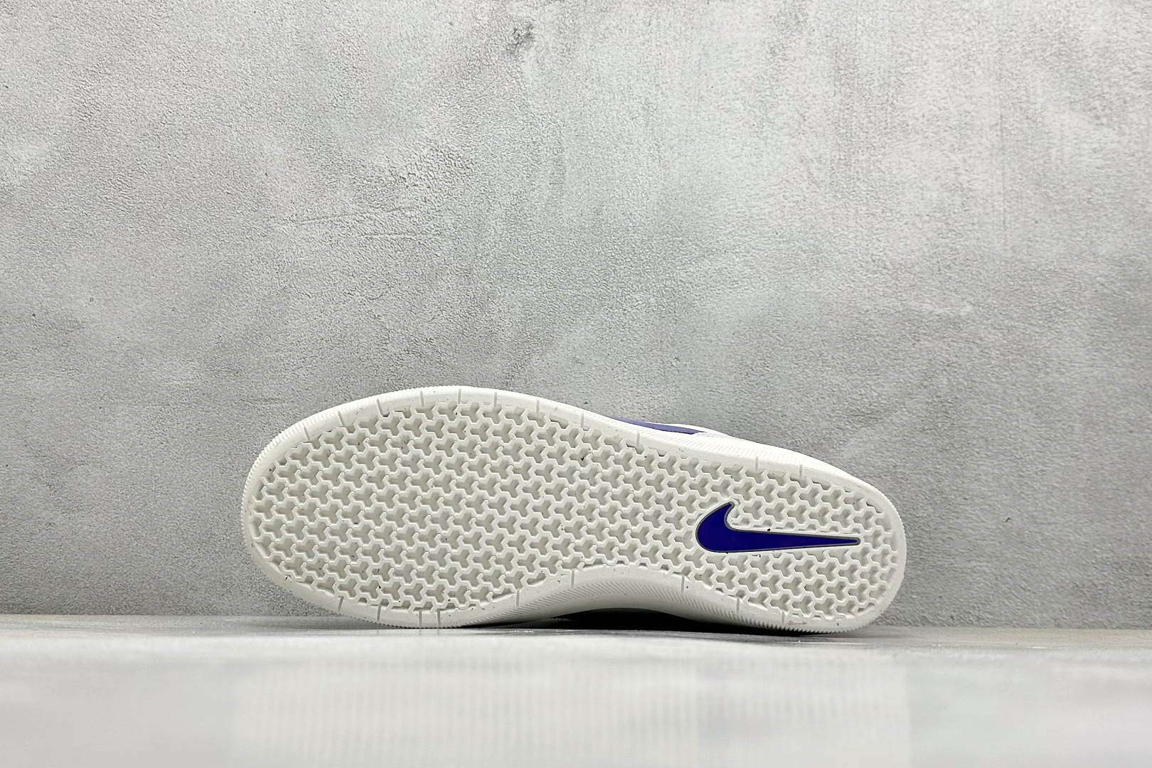  终端放店
FS版 Nike SB Force 58 硫化杯底 传统篮球风格 原楦版型
Nike SB 