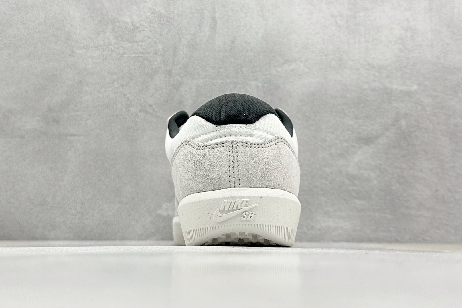  终端放店
FS版 Nike SB Force 58 硫化杯底 传统篮球风格 原楦版型
Nike SB 