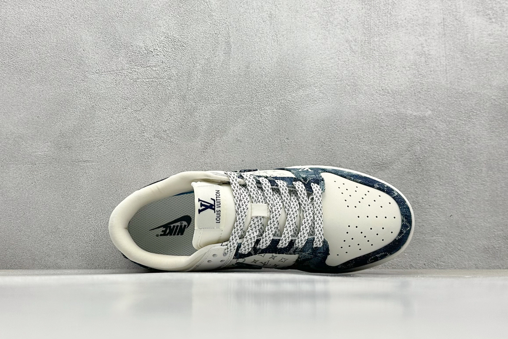  终端放店
SC版 Nike SB Dunk Low LV联名 深蓝牛仔 周年高端定制 低帮休闲板鞋
#