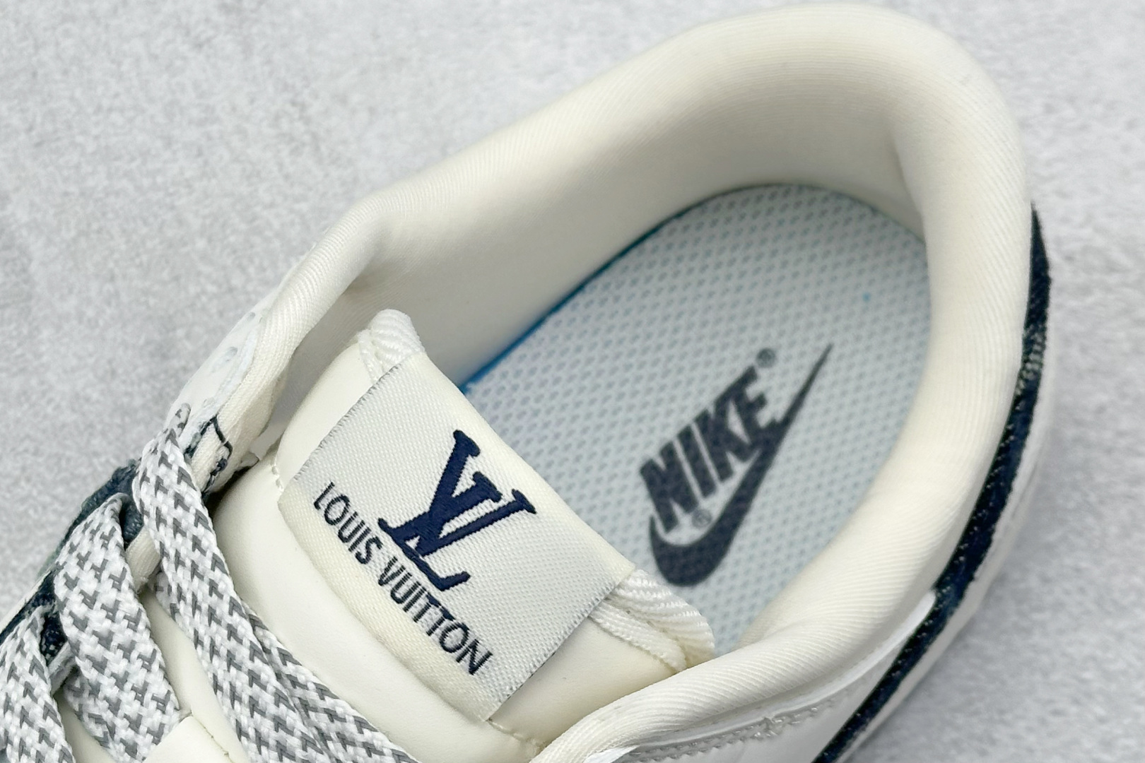  终端放店
SC版 Nike SB Dunk Low LV联名 深蓝牛仔 周年高端定制 低帮休闲板鞋
#