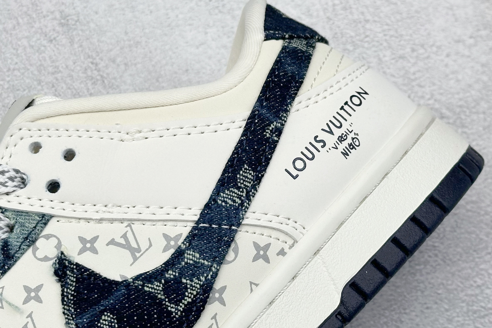  终端放店
SC版 Nike SB Dunk Low LV联名 深蓝牛仔 周年高端定制 低帮休闲板鞋
#